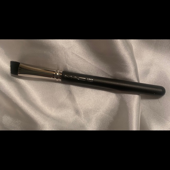 mac 106s brush